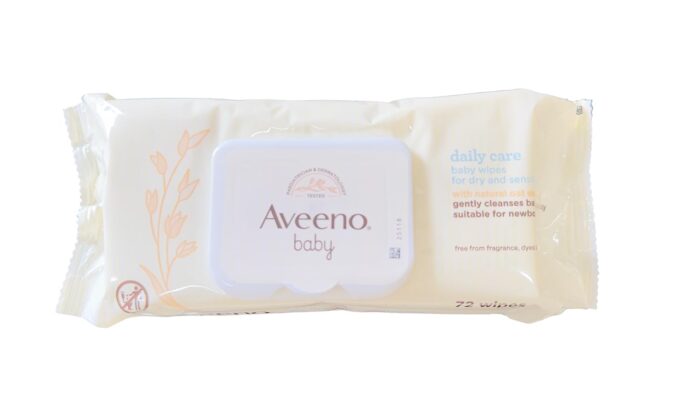 AVEENO Baby Daily Care Wipes - Cleanse Gently and Efficiently - Baby Wipes - Baby Essentials - 72 Wipes, Lid On Each Pack, Pack of 6 (432 Wipes in Total) - Image 2